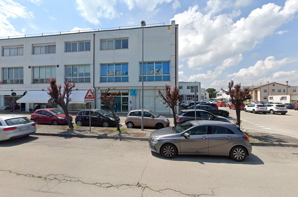 trattoria e supermercato cinese