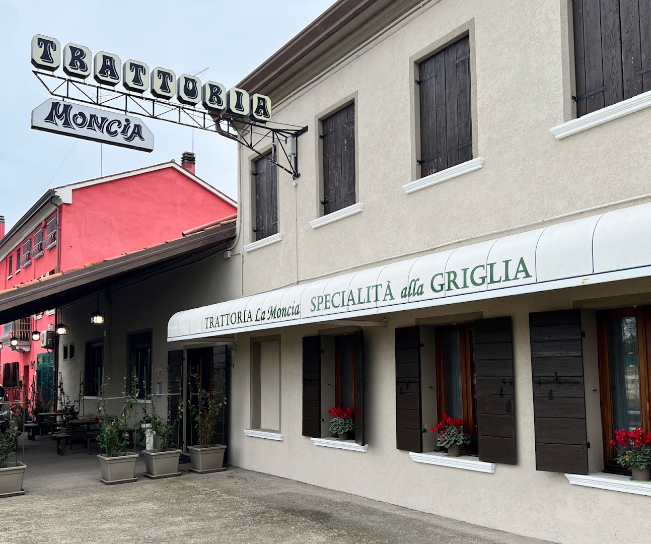 Trattoria La Moncia