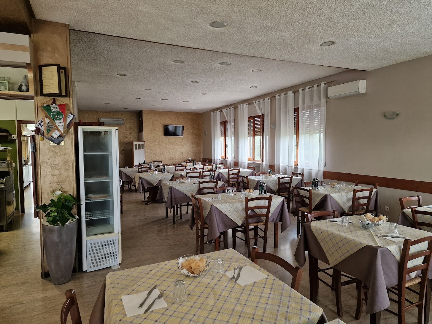 Trattoria La Paesana