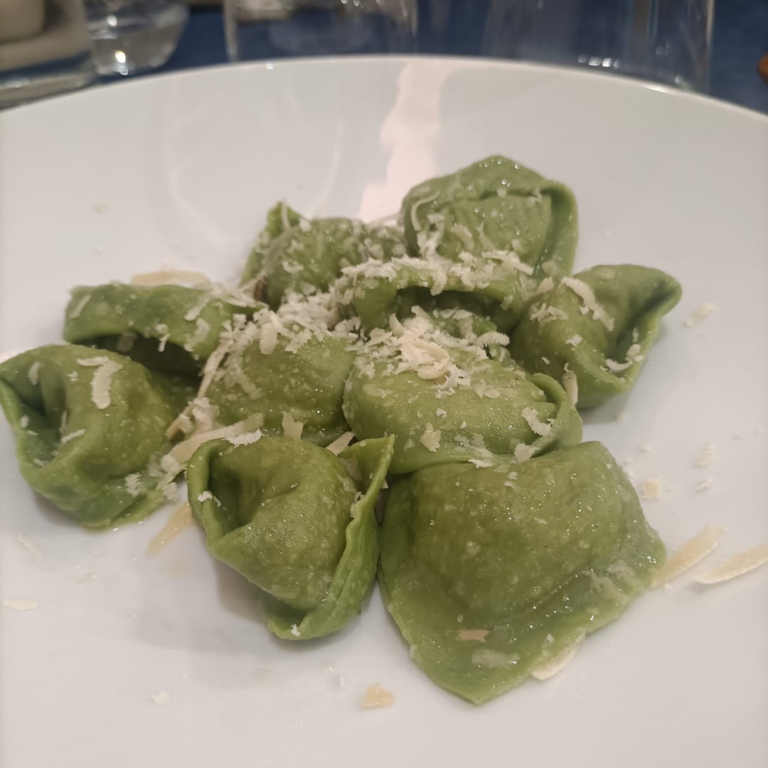 Trattoria MODErNA, Montale