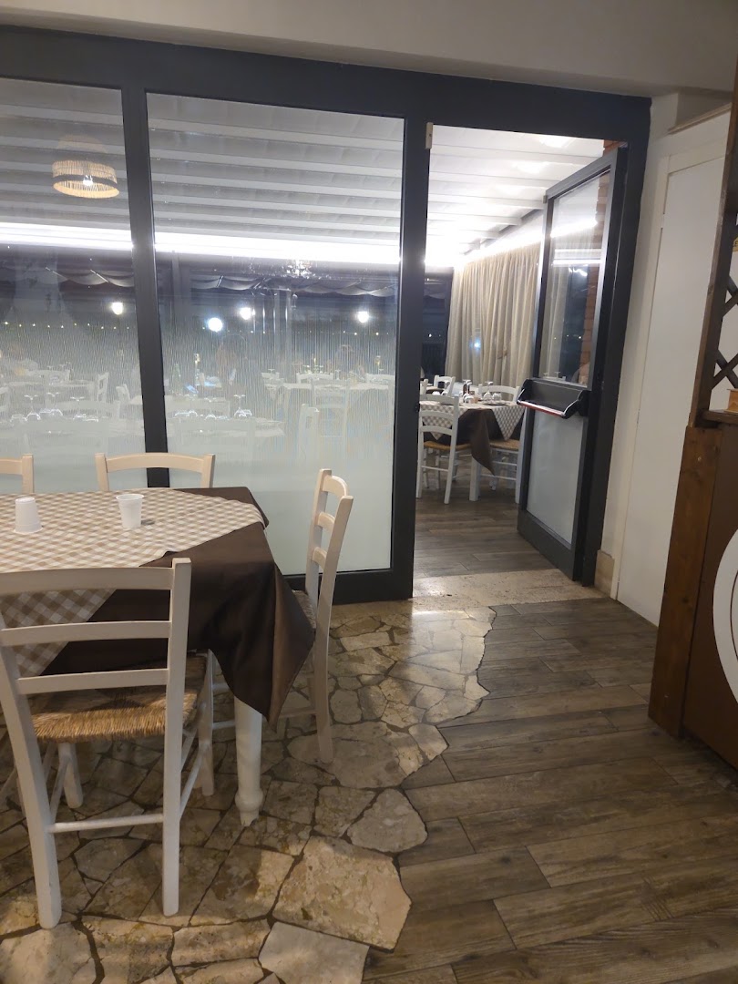 Trattoria Pizzeria AL VICOLO