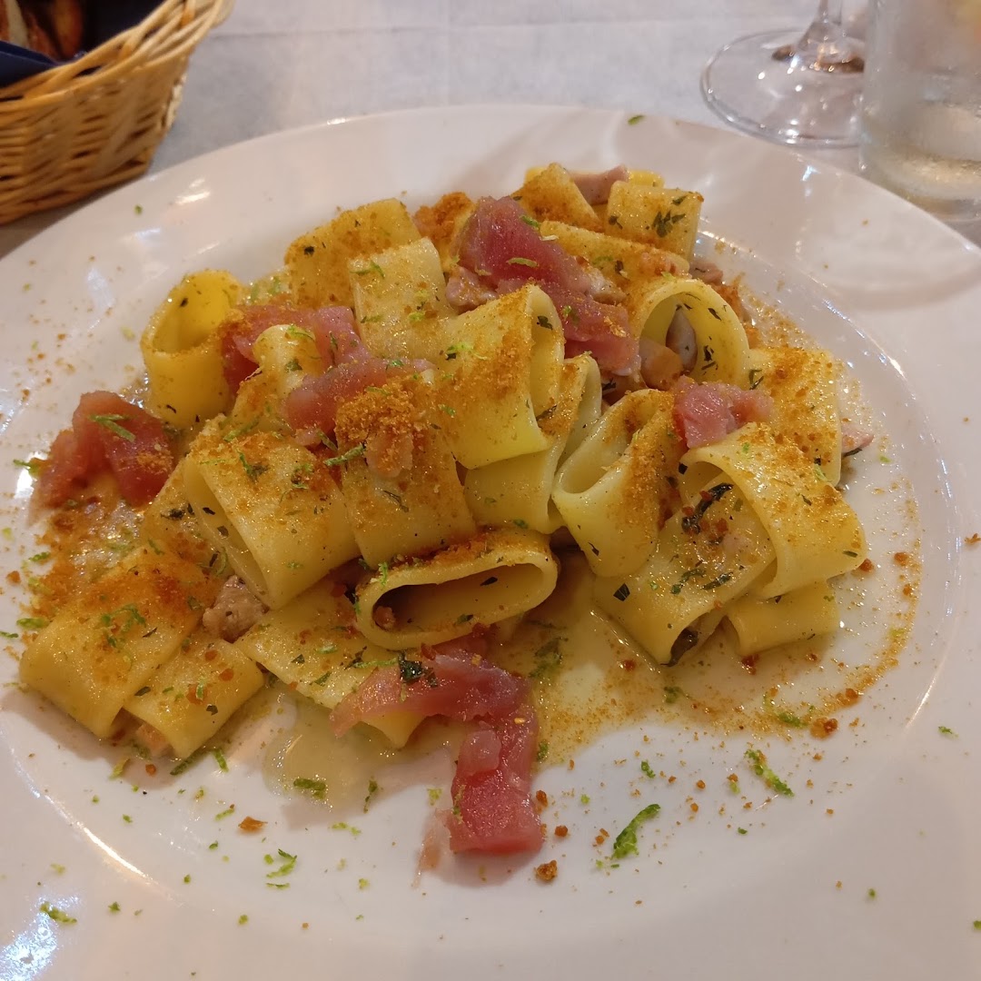 Trattoria-pizzeria "La Lampara Jonica"