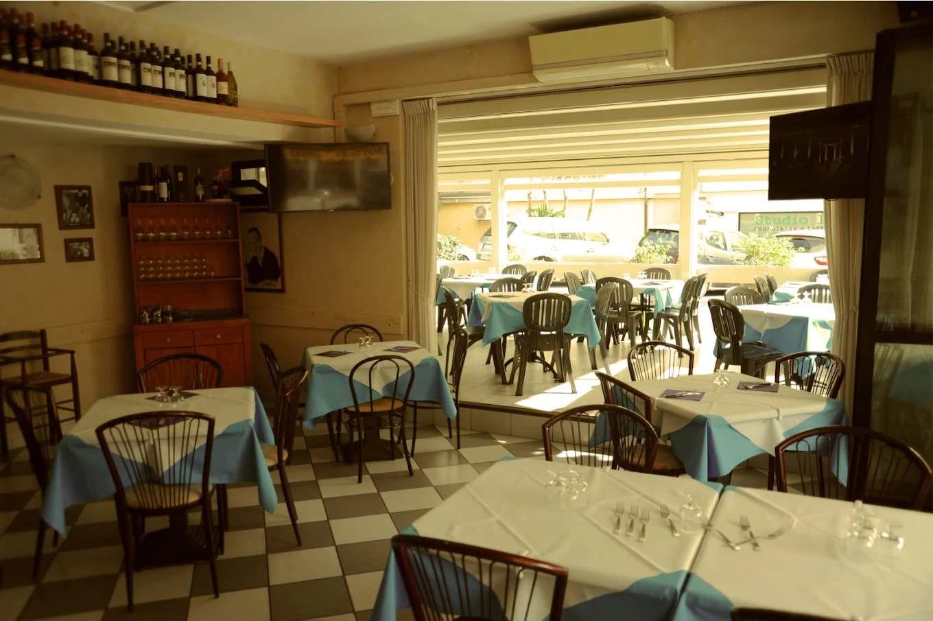 Trattoria & Pizzeria LA LAMPARA Portoferraio Pizza NAPOLETANA RISTORANTE DI PESCE anche senza GLUTINE e DA ASPORTO all'Elba