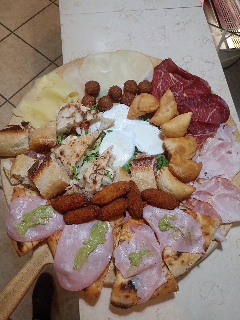 Trattoria Pizzeria La Strettula