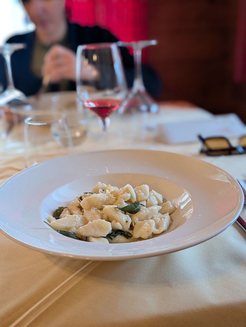 Trattoria Pizzeria Mezzaluna