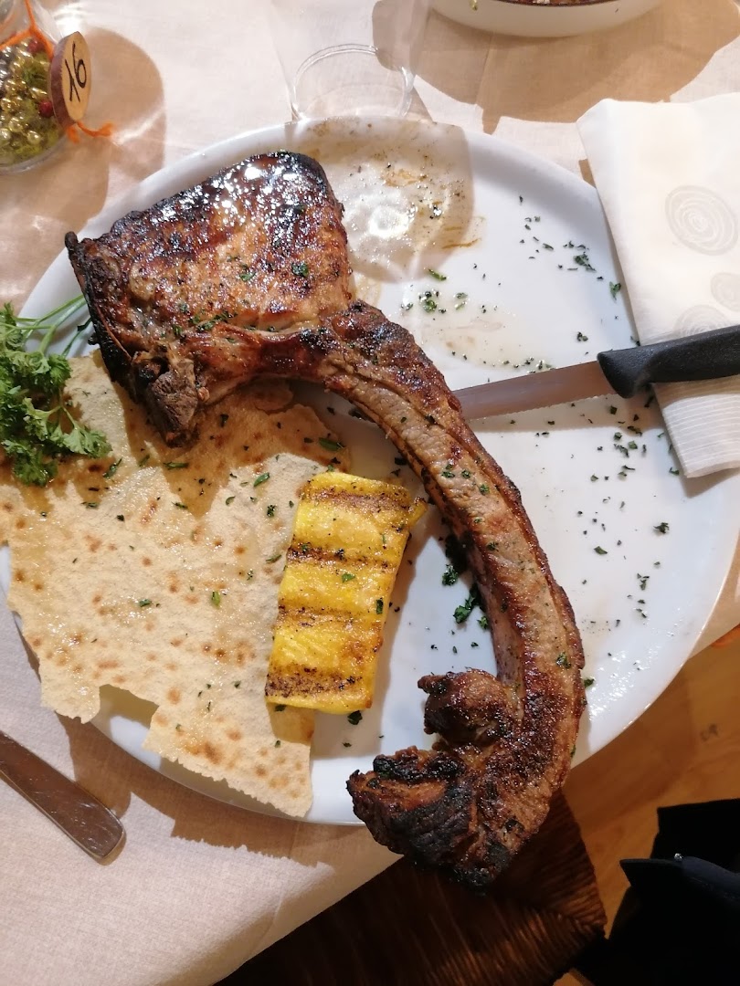 Trattoria Pizzeria Mezzaluna