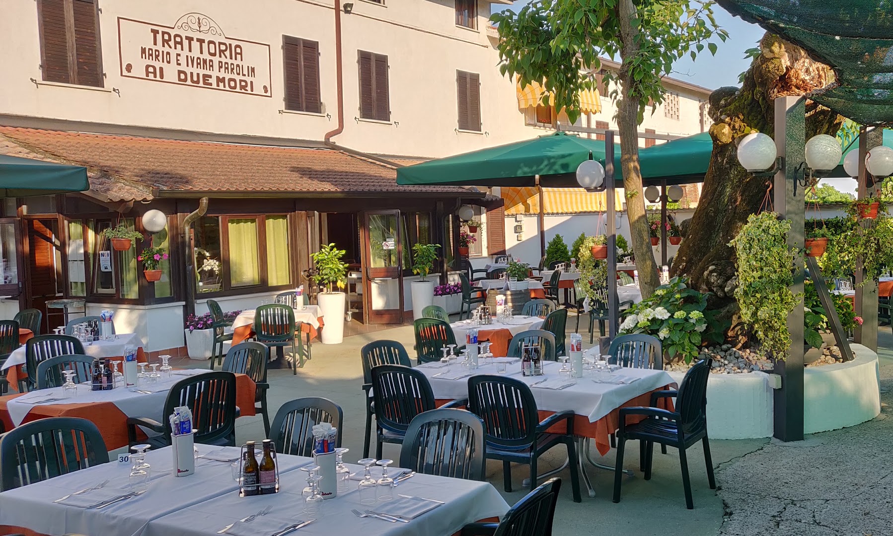 Trattoria Pizzeria Parolin Ai Due Mori, Alpo