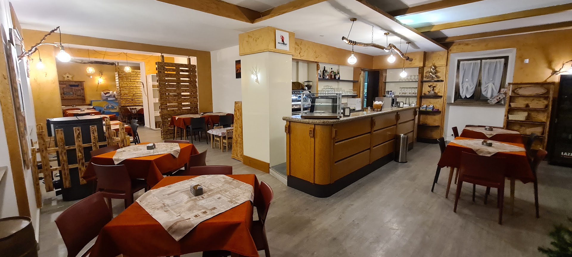 Tre Corone 1885 Pizzeria Bar Trattoria...e non solo
