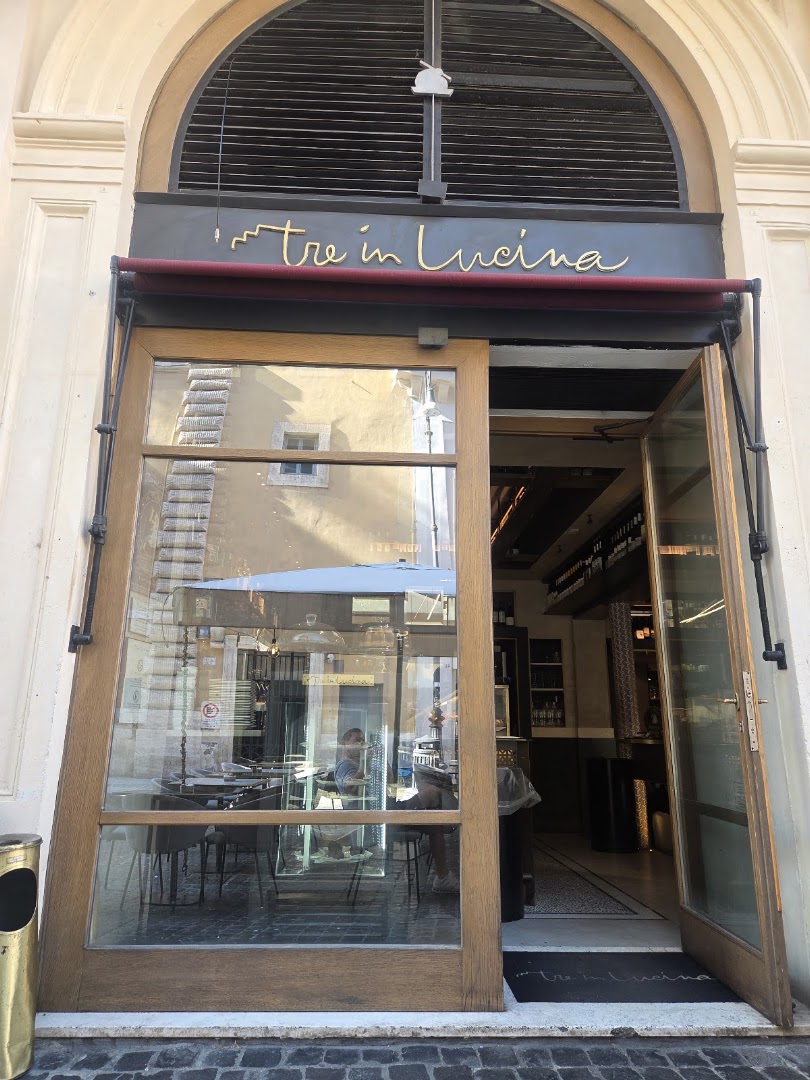 Tre in Lucina, Roma