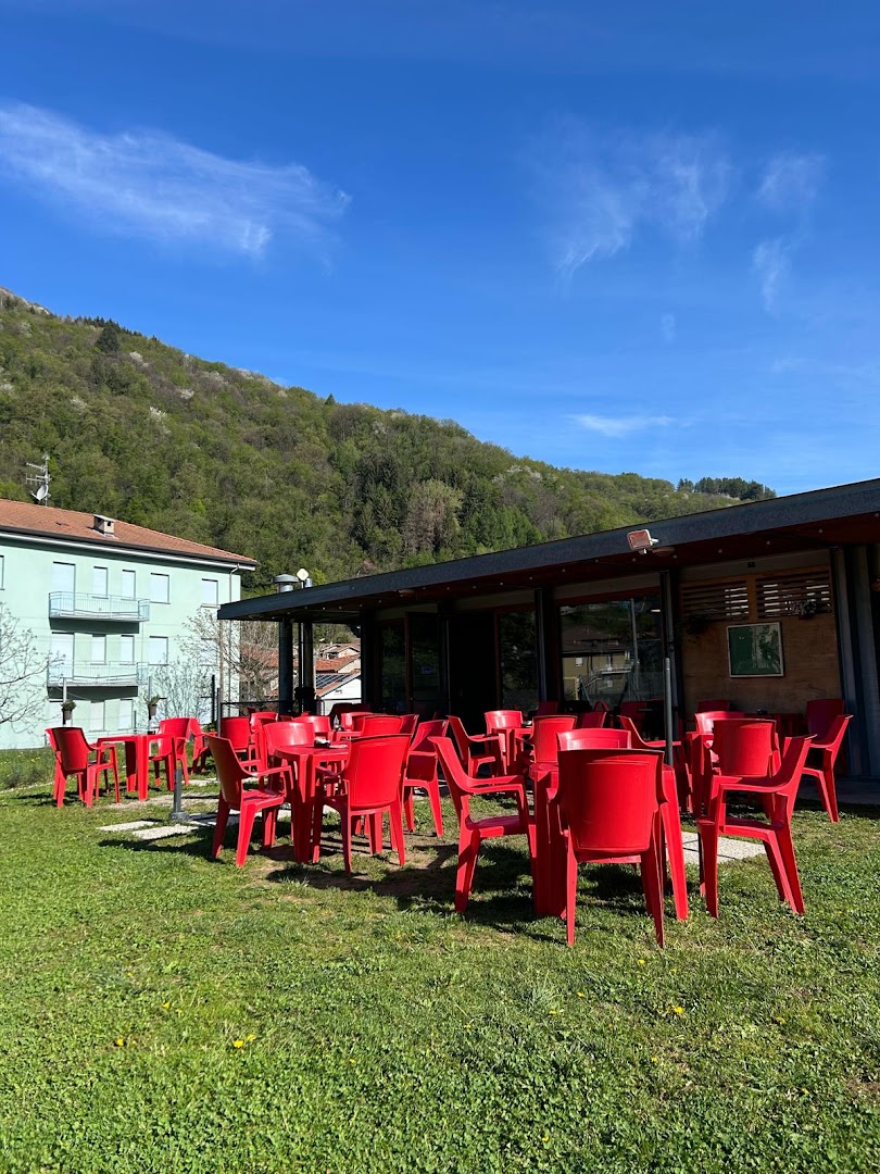 Trento's Bar