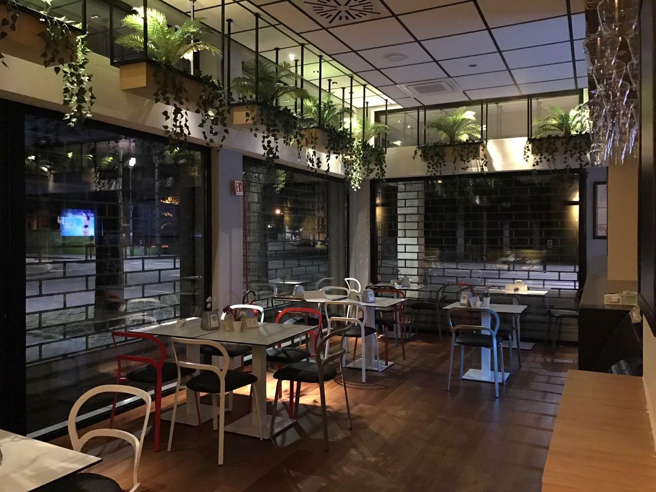Tres Jolie - Lounge Bar