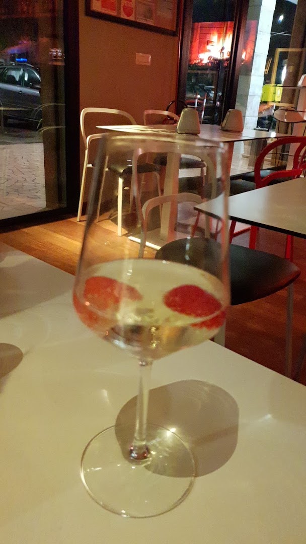 Tres Jolie - Lounge Bar