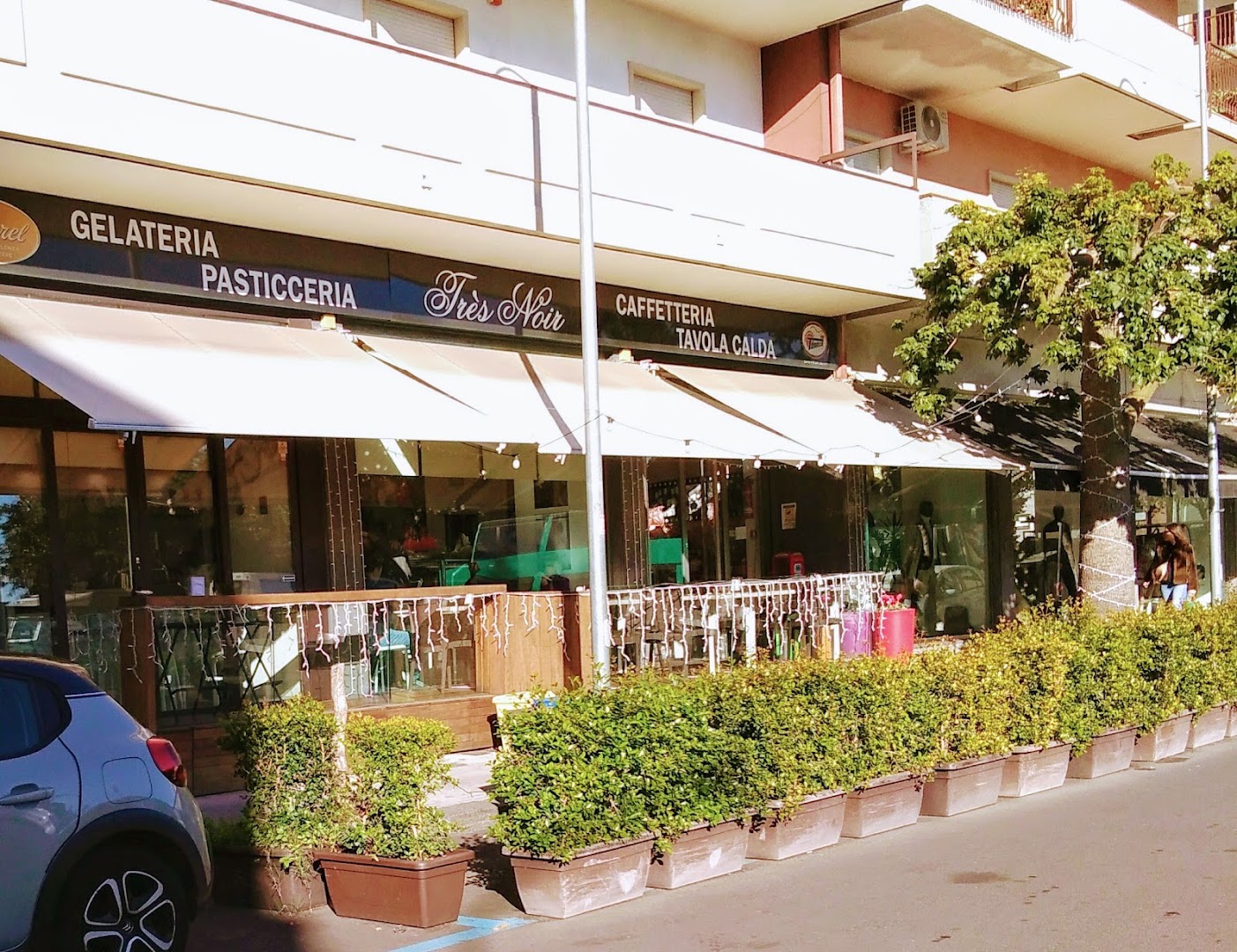 Très Noir Gelateria Pasticceria