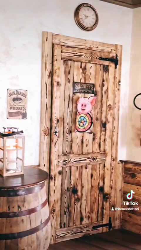 Trinity Saloon di Tore Piras