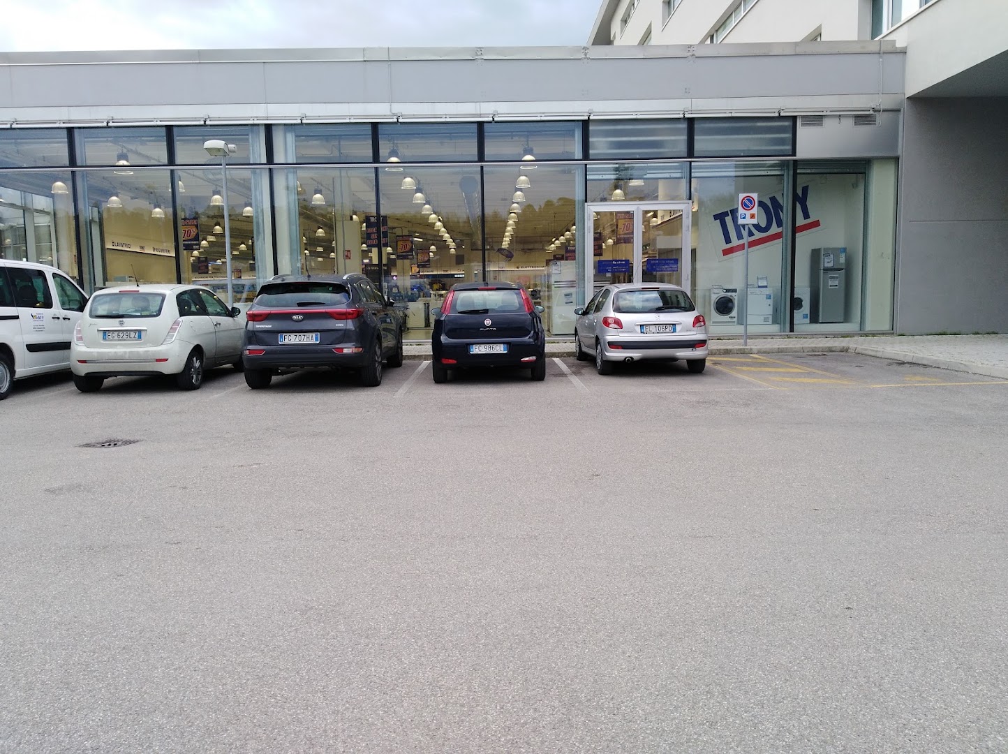 Trony Pesaro (Piazza Stefanini 10), Pesaro