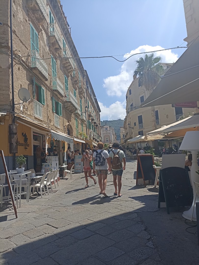 Tropiano Leonardo, Monopoli