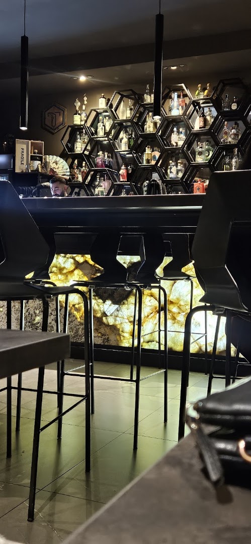 Truth - Mixology & Kitchen