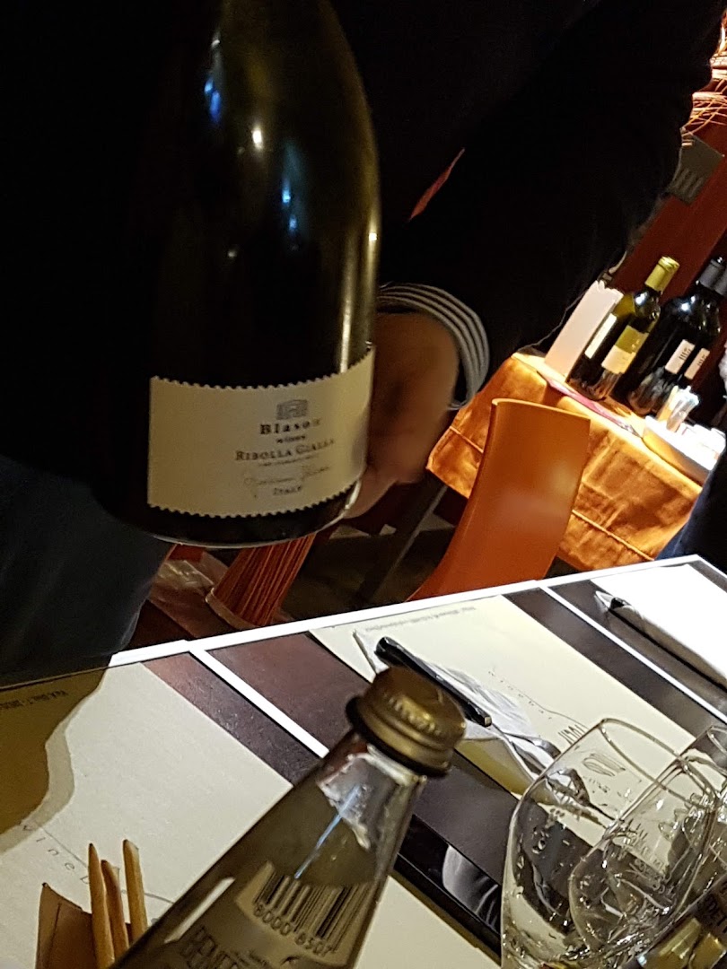Tulip Winebar