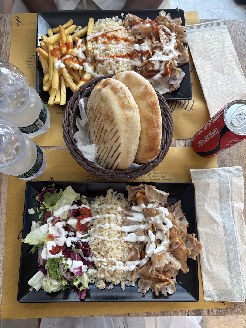 Turkish Duomo Kebap Halal Grill Pizza, Milano