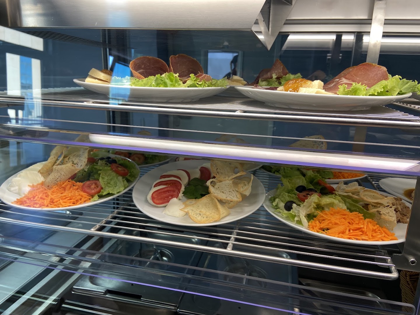 TUTTIGIORNI Lunch & Food