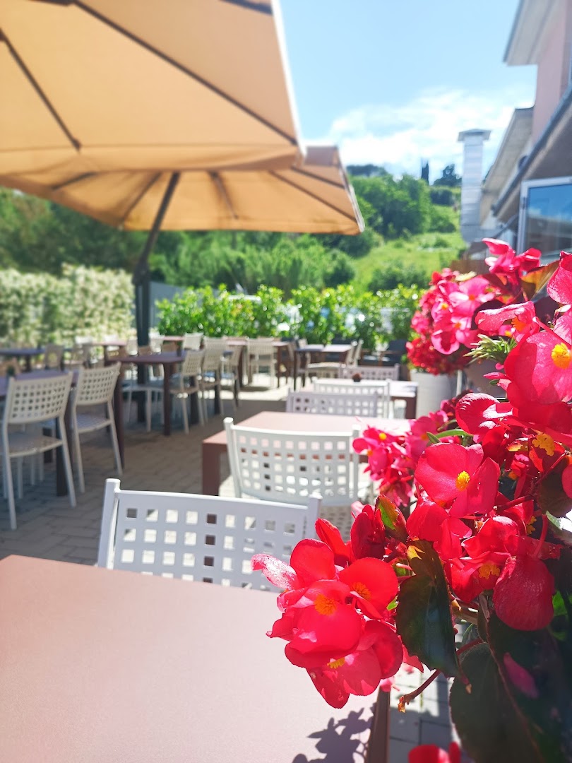TUTTIGIORNI Lunch & Food