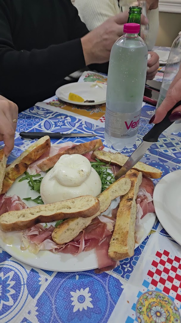 Tutto a Legna Polleria Pizzeria, Palermo