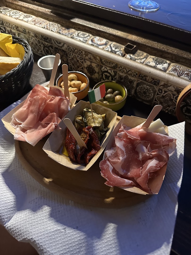 Tuttoapposto Winebar