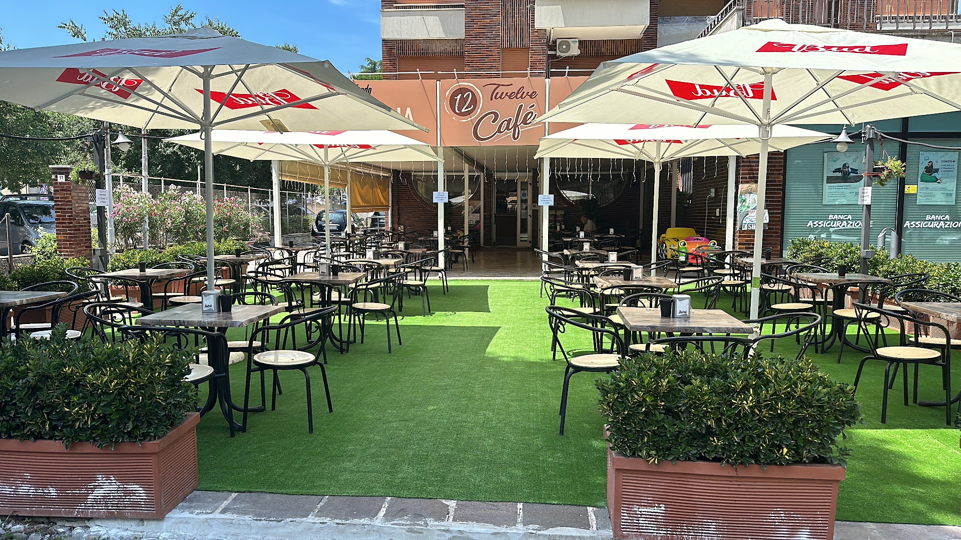 Twelve Cafè 12