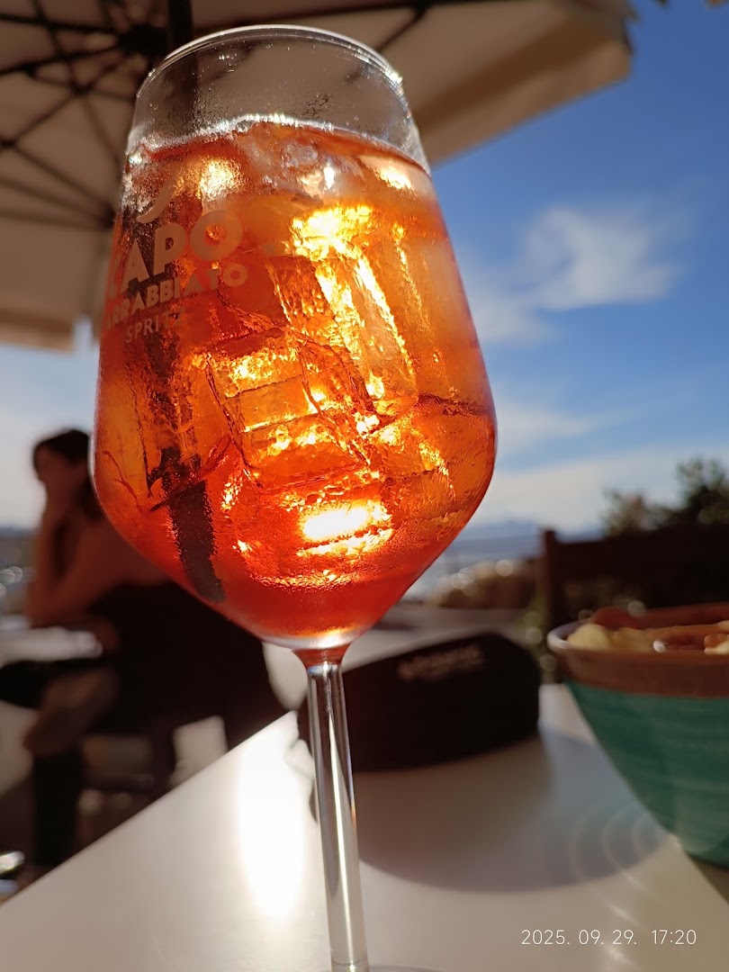 Tychè Wine