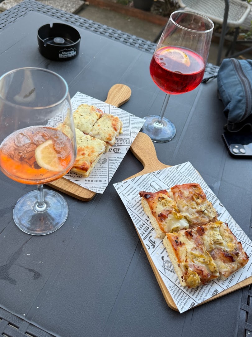 Ulè de Riva ~ AperiBistrò