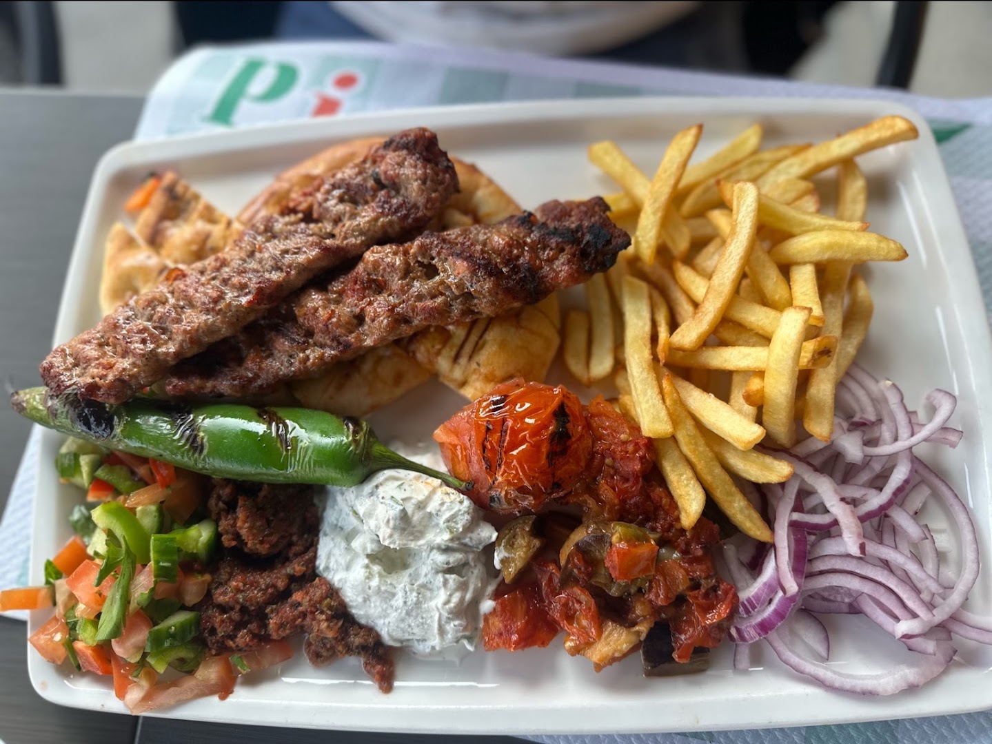 UMİT DONER TURKISH DIREZIONALE 2 PIZZA-KEBAP GRILL, Milano