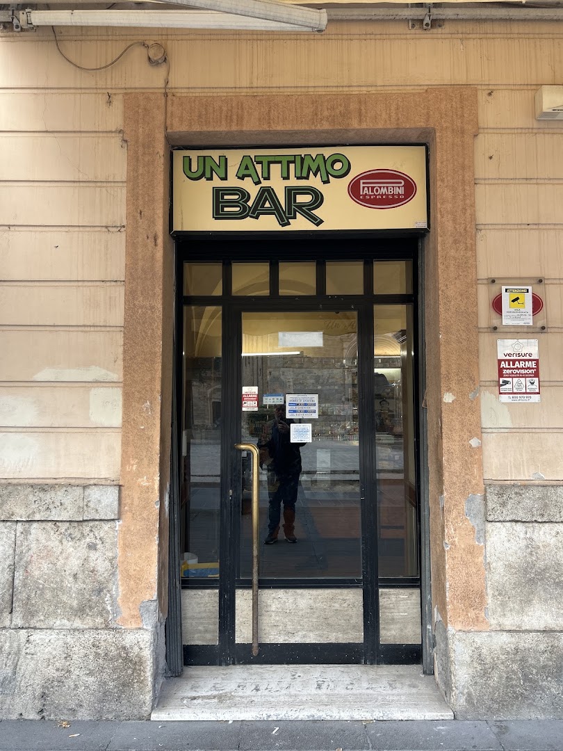 "Un Attimo"Bar