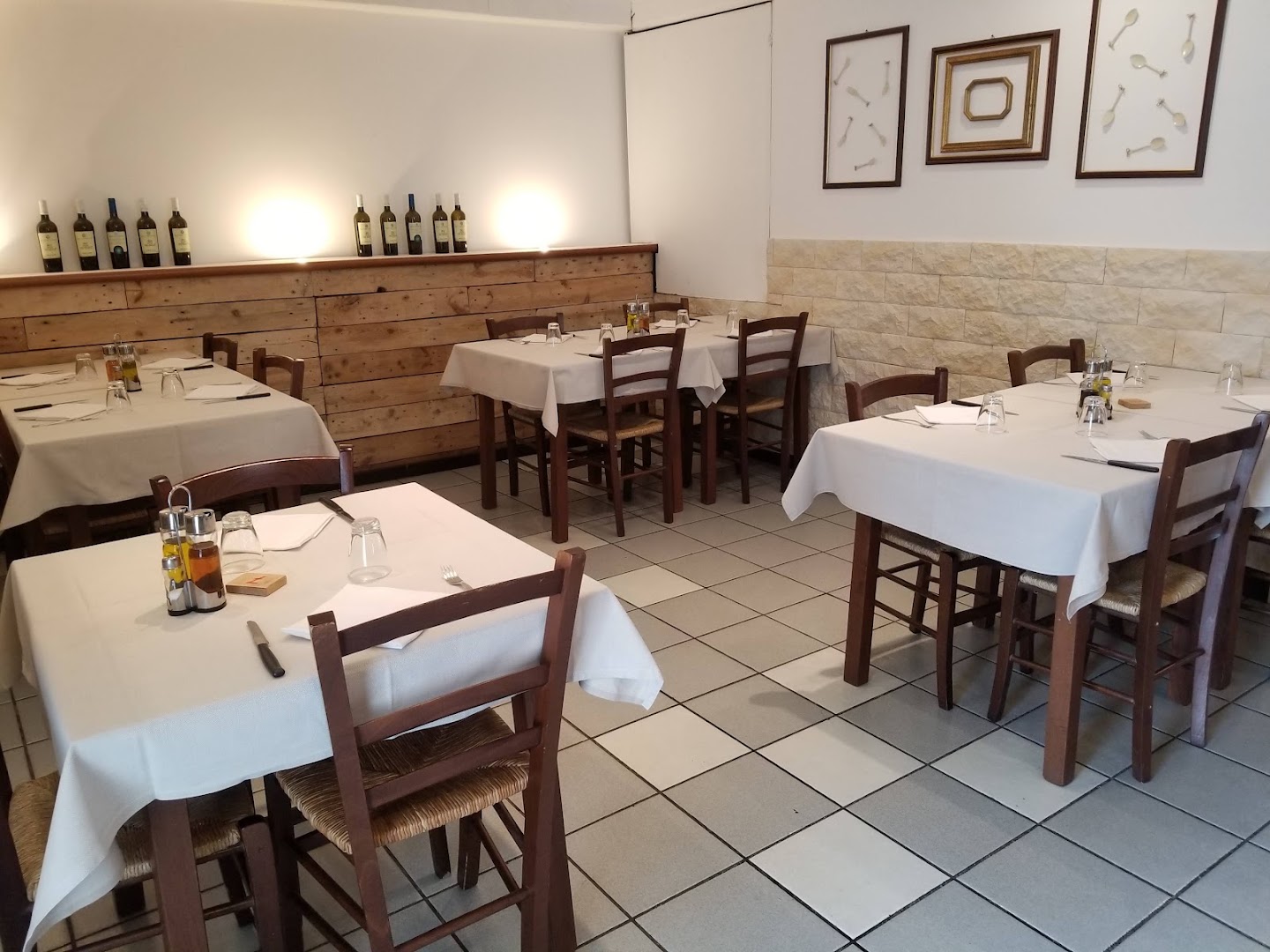 Un Tavolino Sullo Stretto