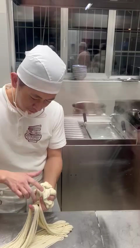 UNA CIOTOLA DI RAMEN
