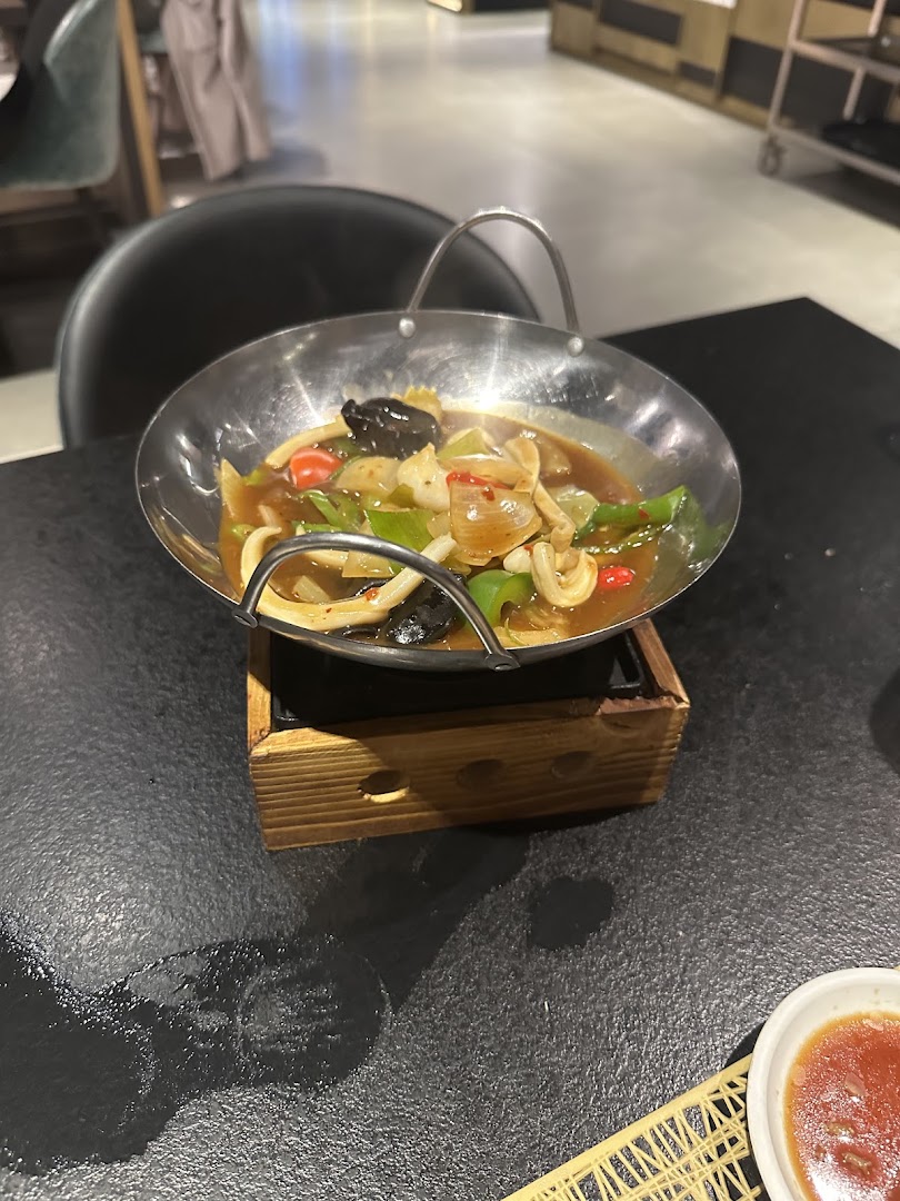 UNA Sushi Restaurant