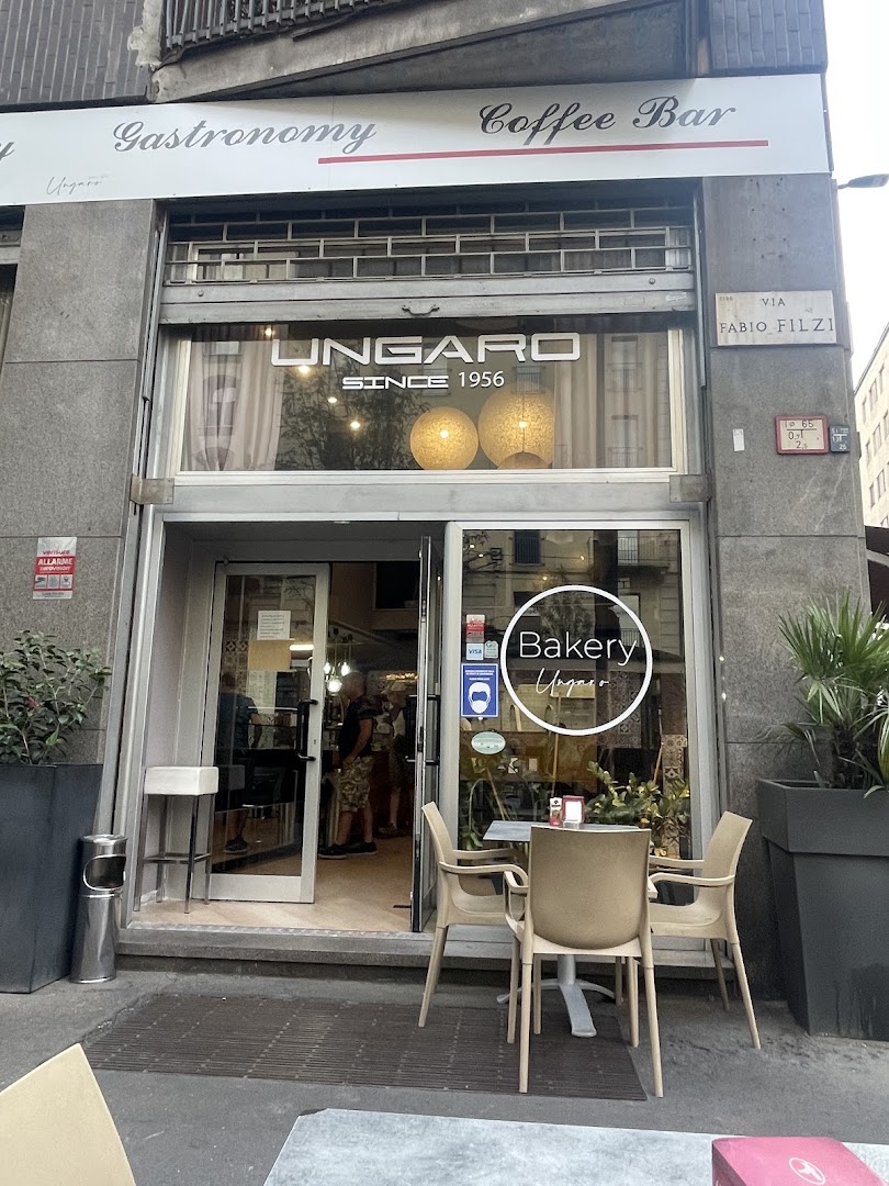 UNGARO 1956