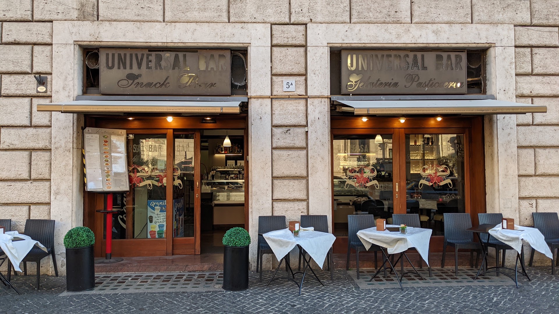 Universal Bar Pizzeria