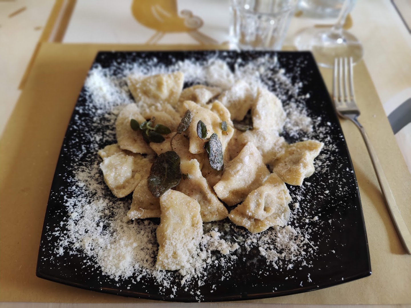 upupa coffee wine restaurant