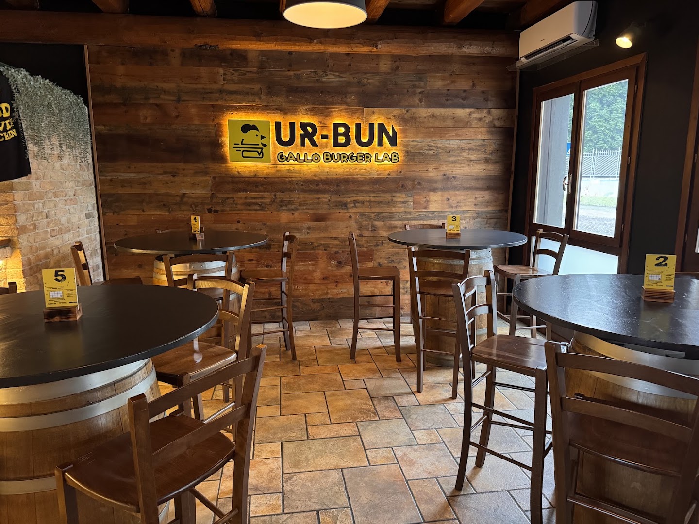 Ur-Bun Gallo Burger Lab