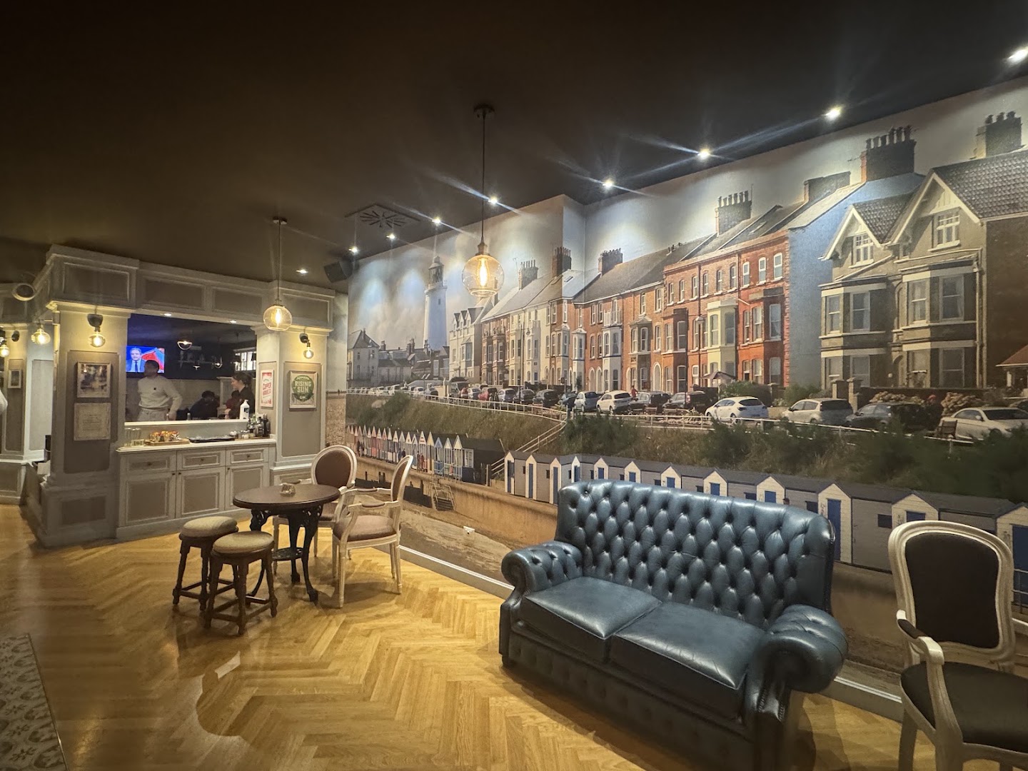 Urban R-Evolution Pub