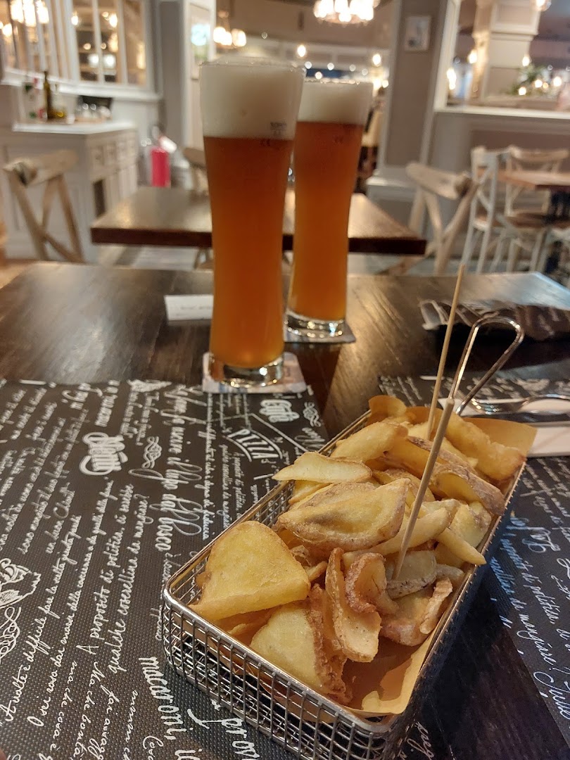 Urban R-Evolution Pub