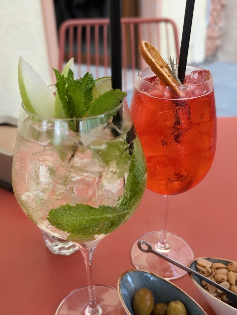 Uva Bar Dolianova