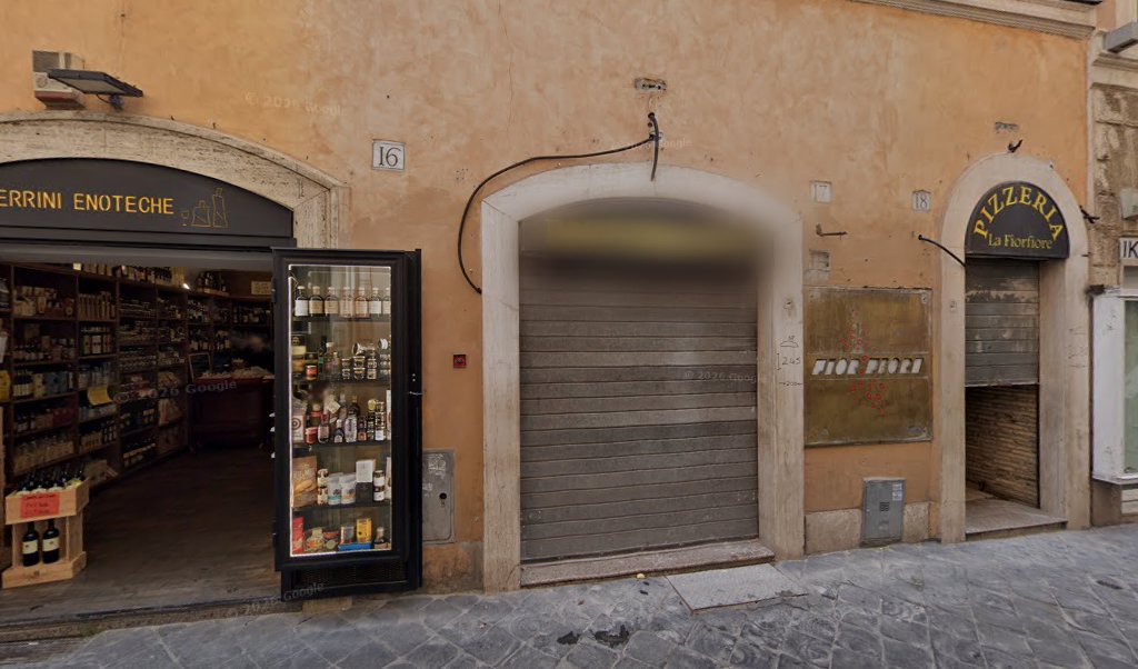 V. della Croce, 17/18