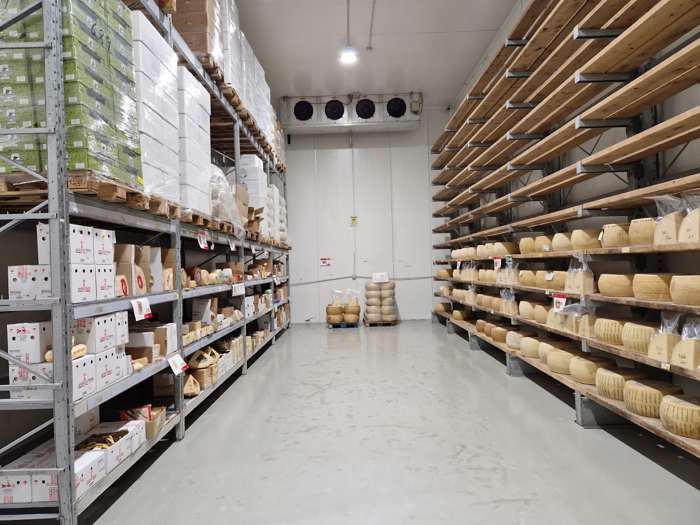Vantaggio Cash And Carry