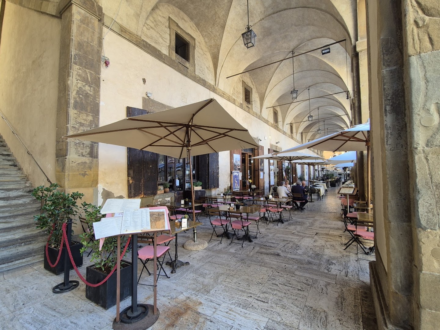 Vasari Cafe'