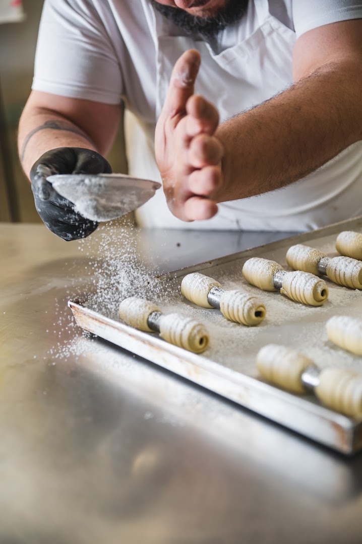 Vela Dolci Tentazioni, Pavia