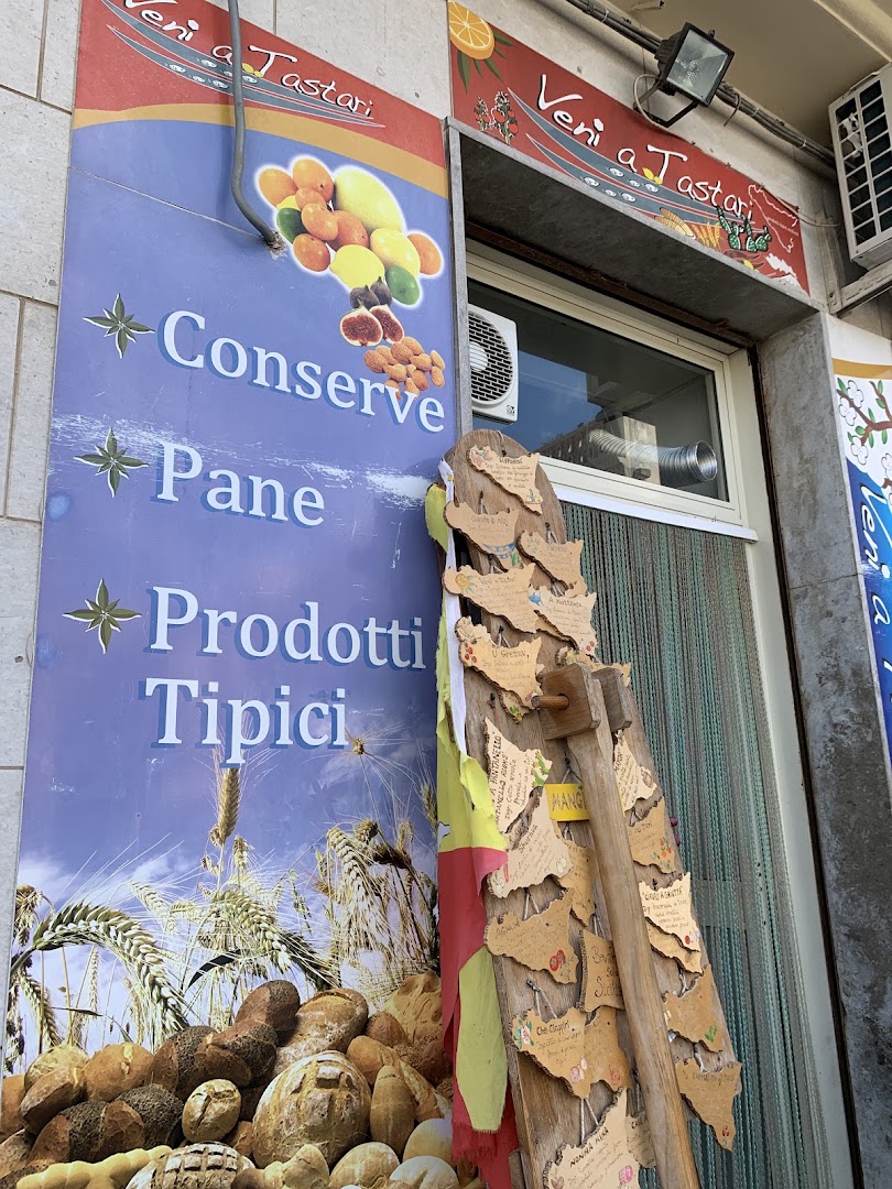 Veni A Tastari, Avola