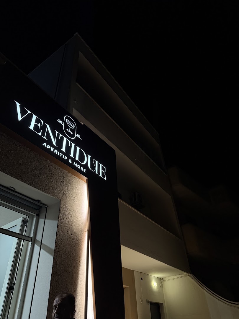 Ventidue Aperitif, Specchia