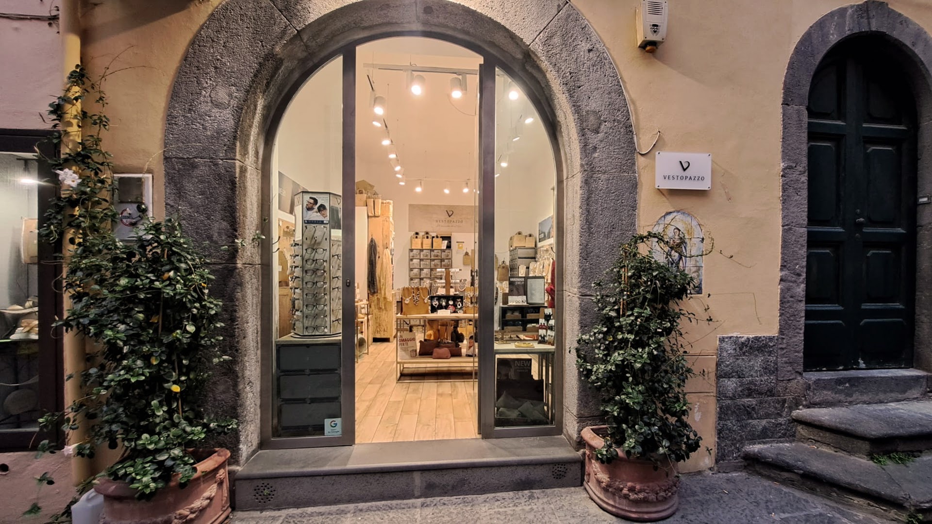 Vestopazzo Ischia Forio