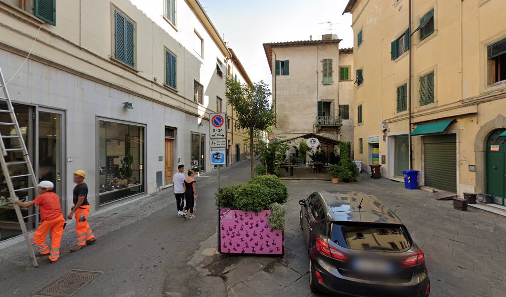 Via Luigi Paladini, 8-14